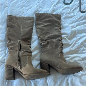 Stylish Tan Knee-High Women's Boots